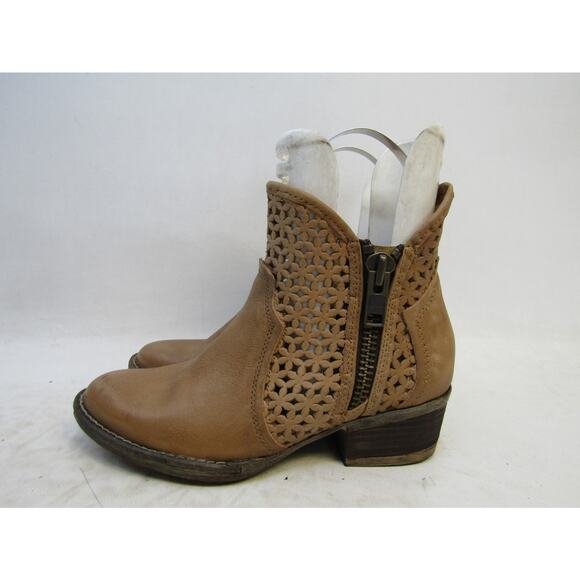 Circle G Womens Size 6.5 M Brown Leather Ankle Fashion Boots Bootie - Picture 1 of 11